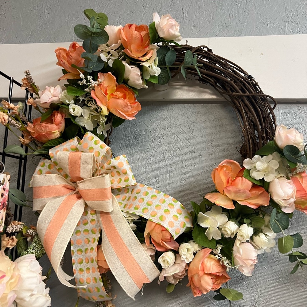 Peach & cream grapevine wreaths and centerpieces